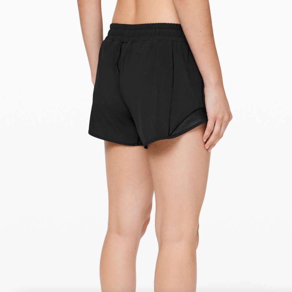 Lululemon Hotty Hot Short II Long 4"